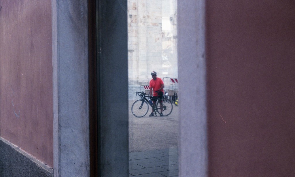 9.09 Pietrasanta - Biker in the mirror by domenicododaro