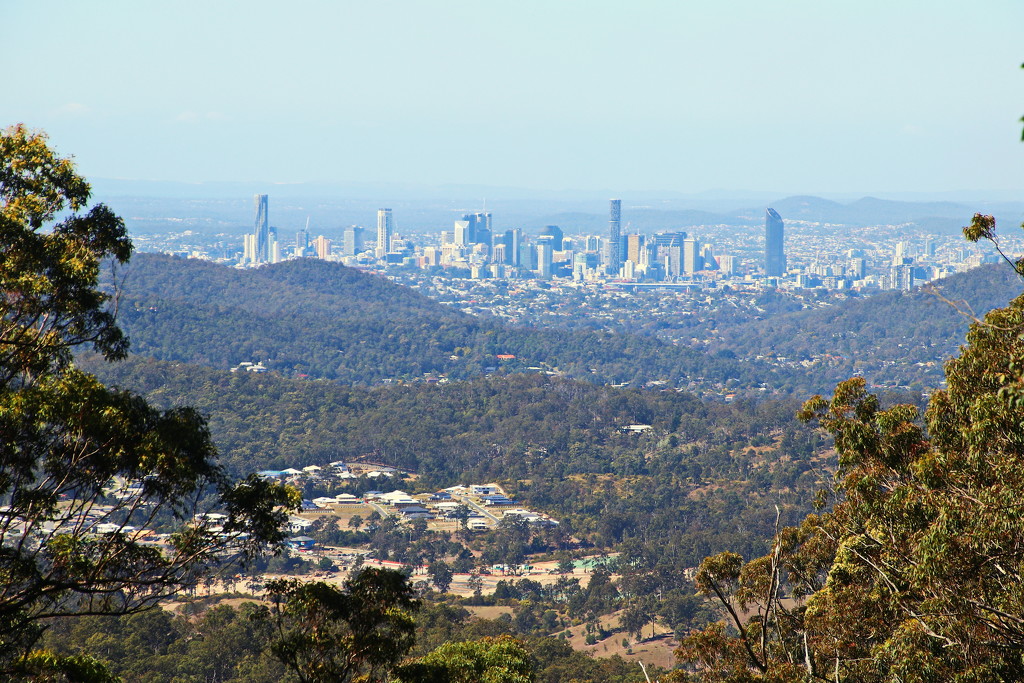 Brisbane from Mt Nebo by terryliv
