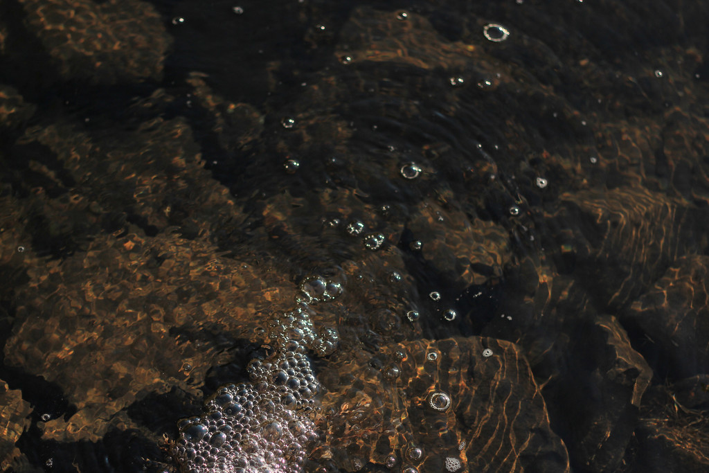 Bubbling Water by milaniet