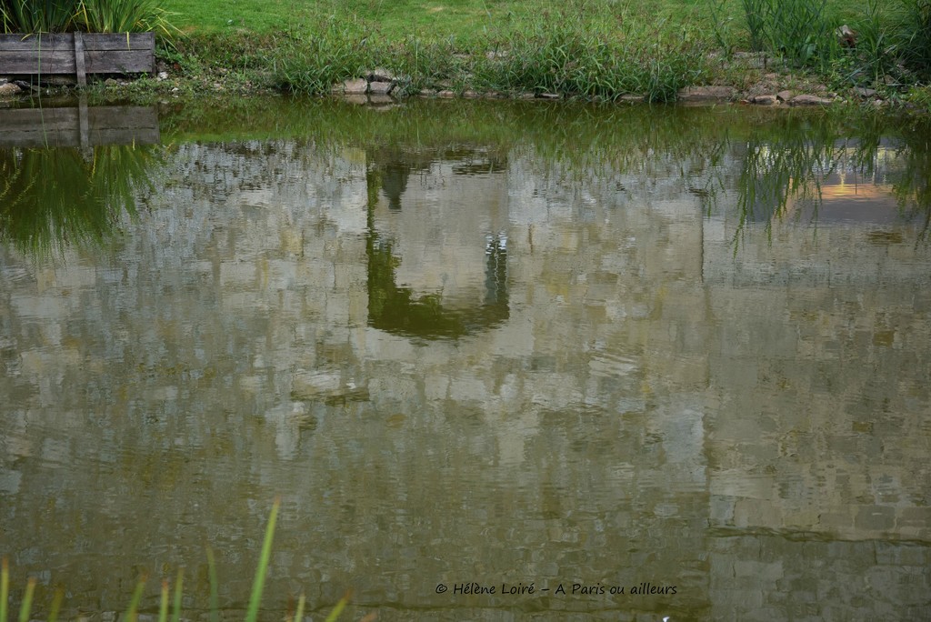 Reflection by parisouailleurs