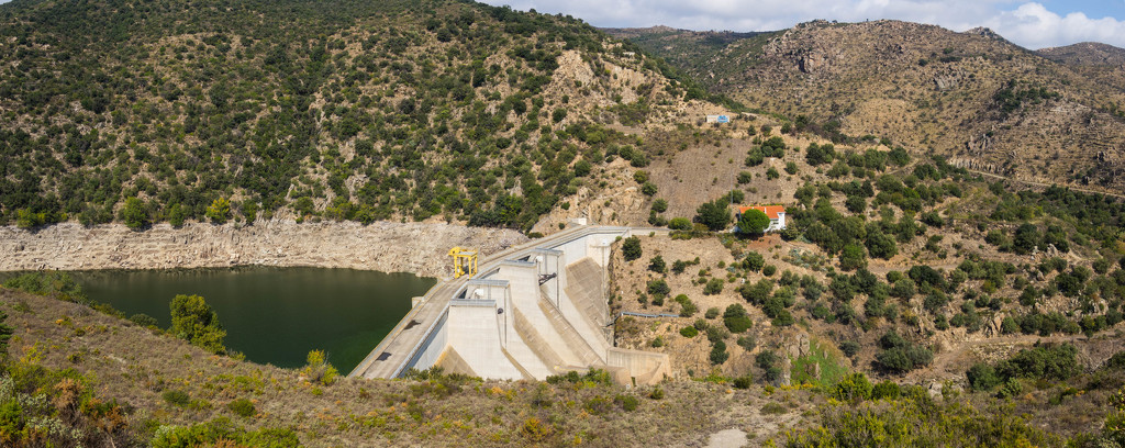 Le Barrage de Vinça (panorama) by laroque