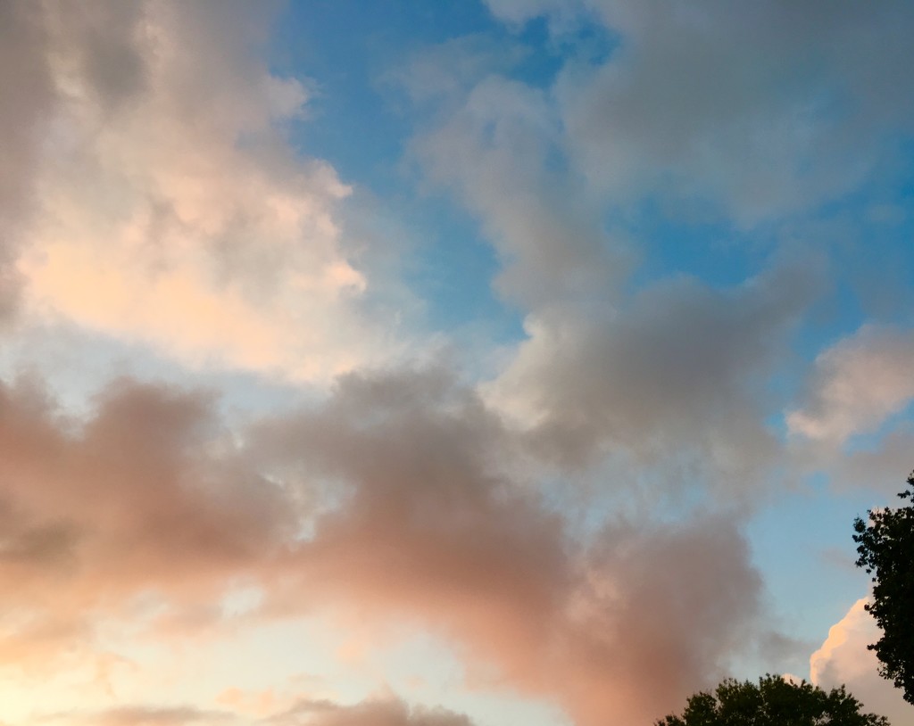 Pastel clouds by stimuloog