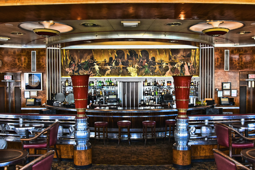 Queen Mary Lounge by joysfocus