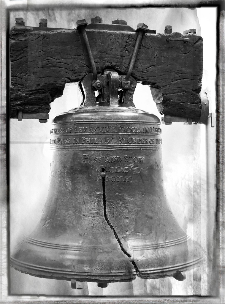 Liberty Bell by blueberry1222