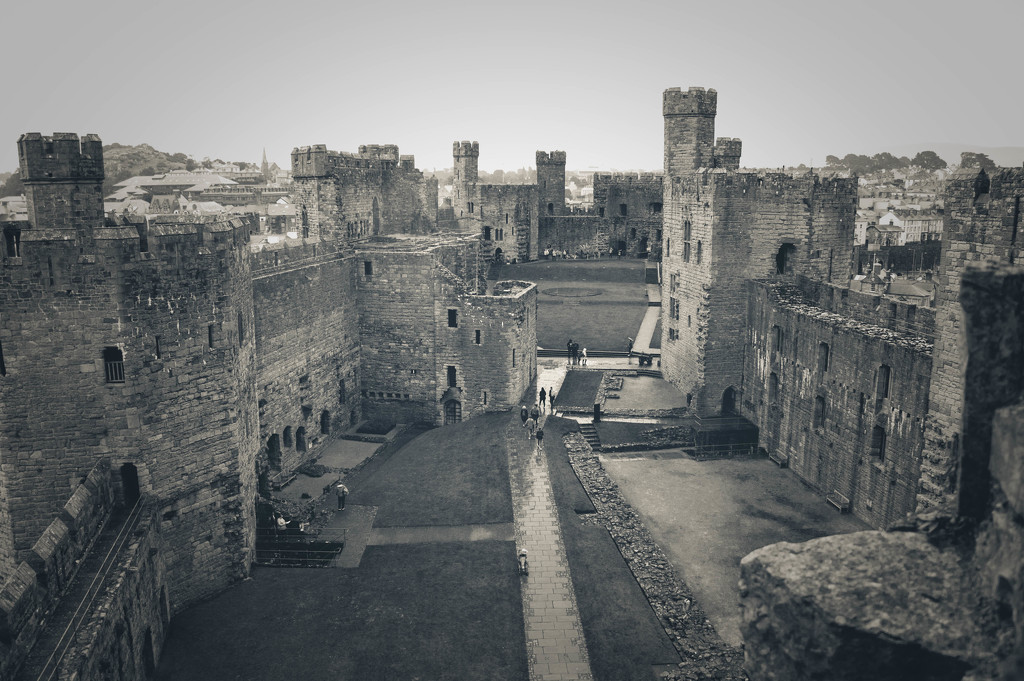 Caernarfon Castle by overalvandaan