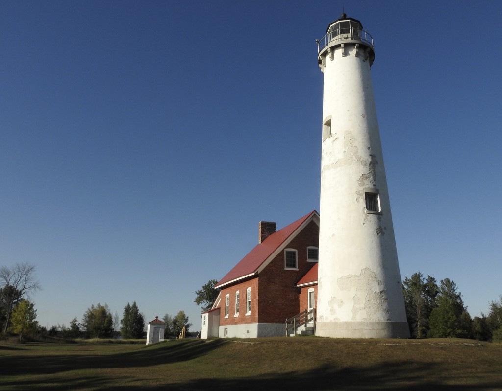 tawas pointe lighthouse (color) by amyk
