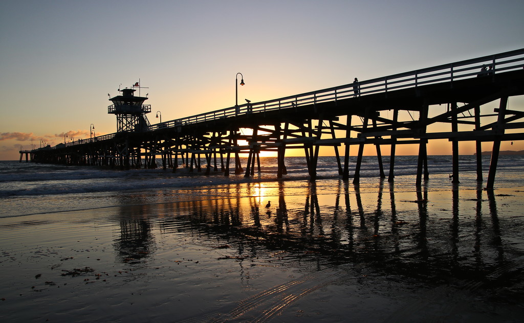 San Clemente Pier at Sunset by terryliv