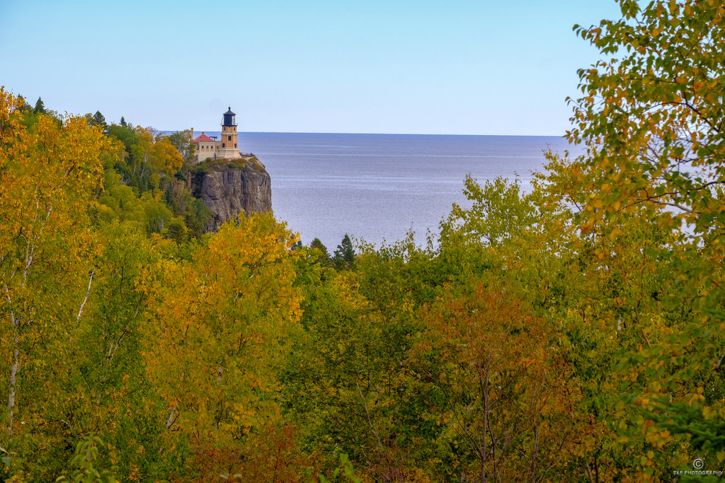 Split Rock Lighthouse by tosee