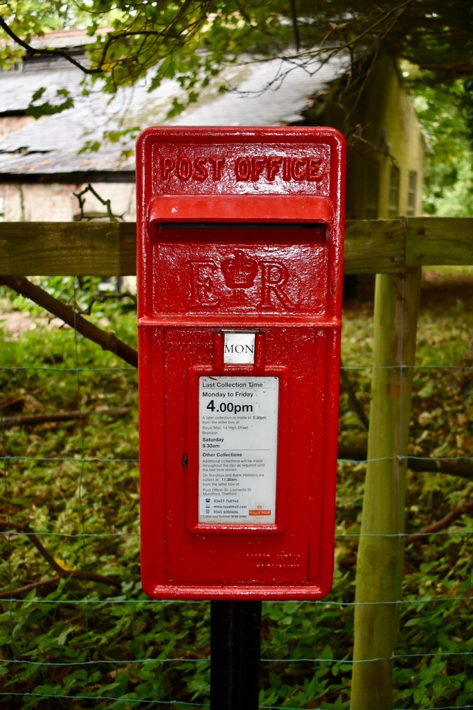 Post Box by gillian1912