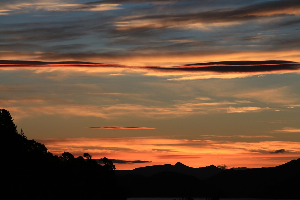 Seriously streaky sunset  by kiwinanna