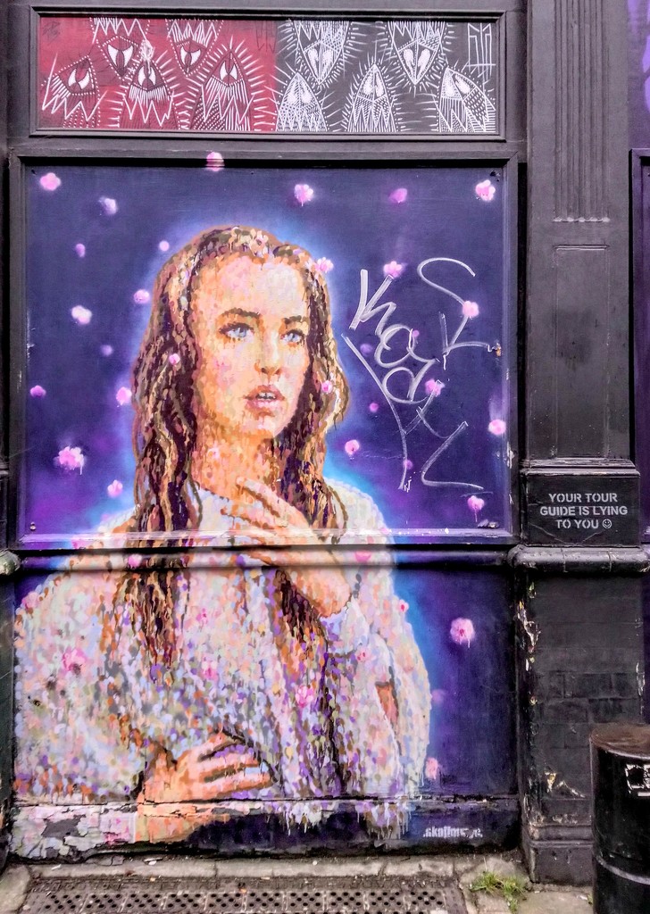 Woman by AKA Jimmy C in New Goulston Street by boxplayer