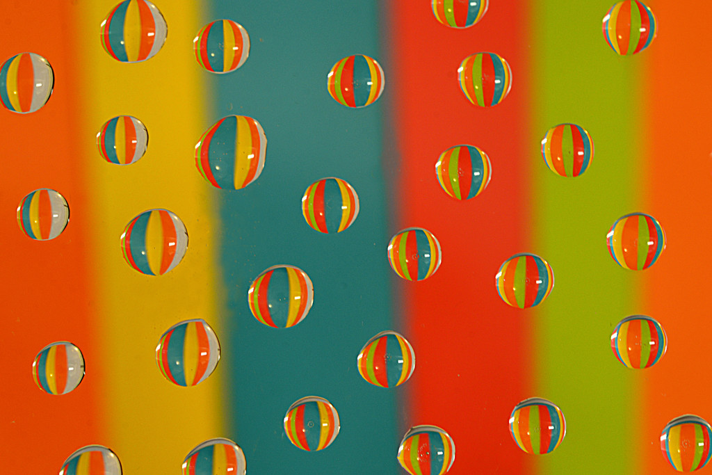 Rainbow Droplets! by fayefaye