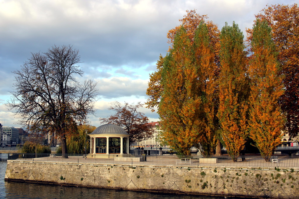 Autumn time in Geneva by vincent24