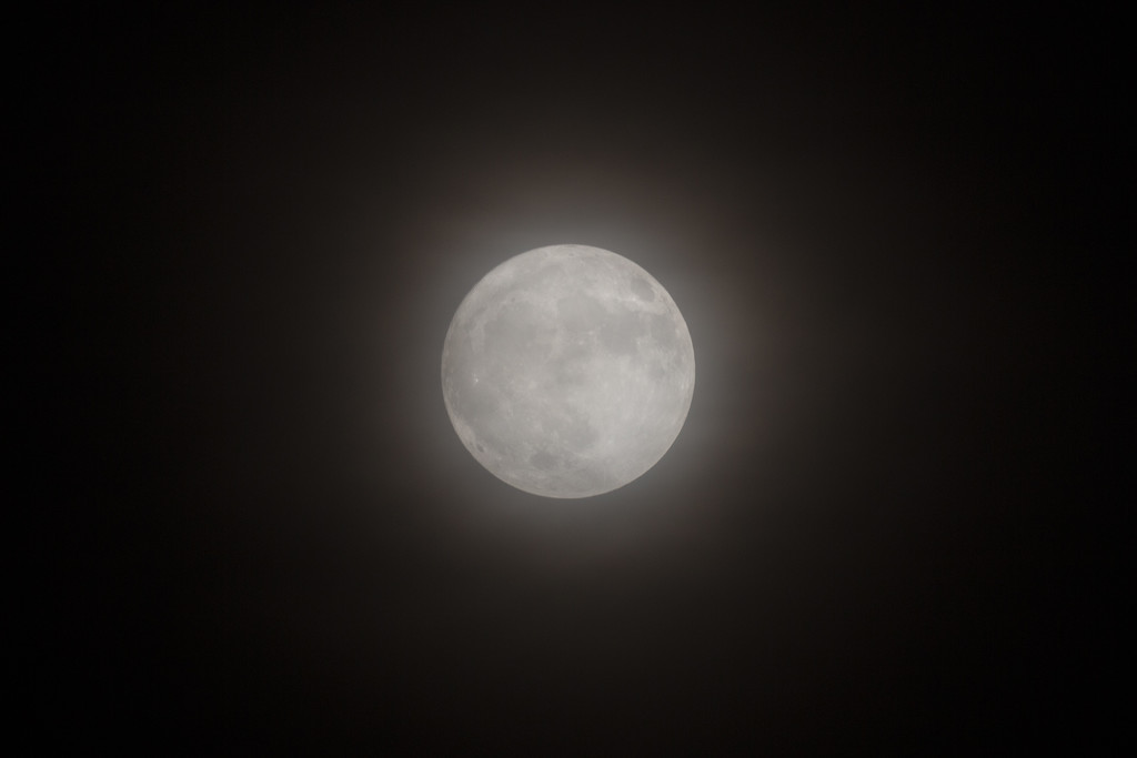 Cloudy Moon by swchappell