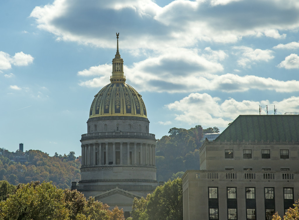 West Virginia State Capitol by hjbenson