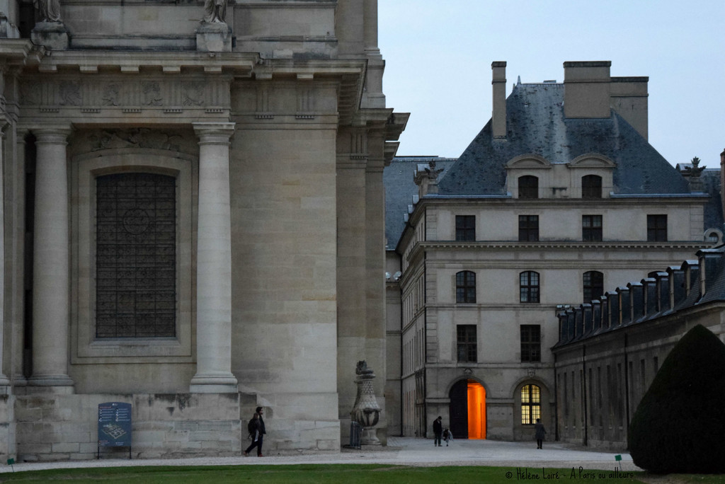 orange entrance by parisouailleurs