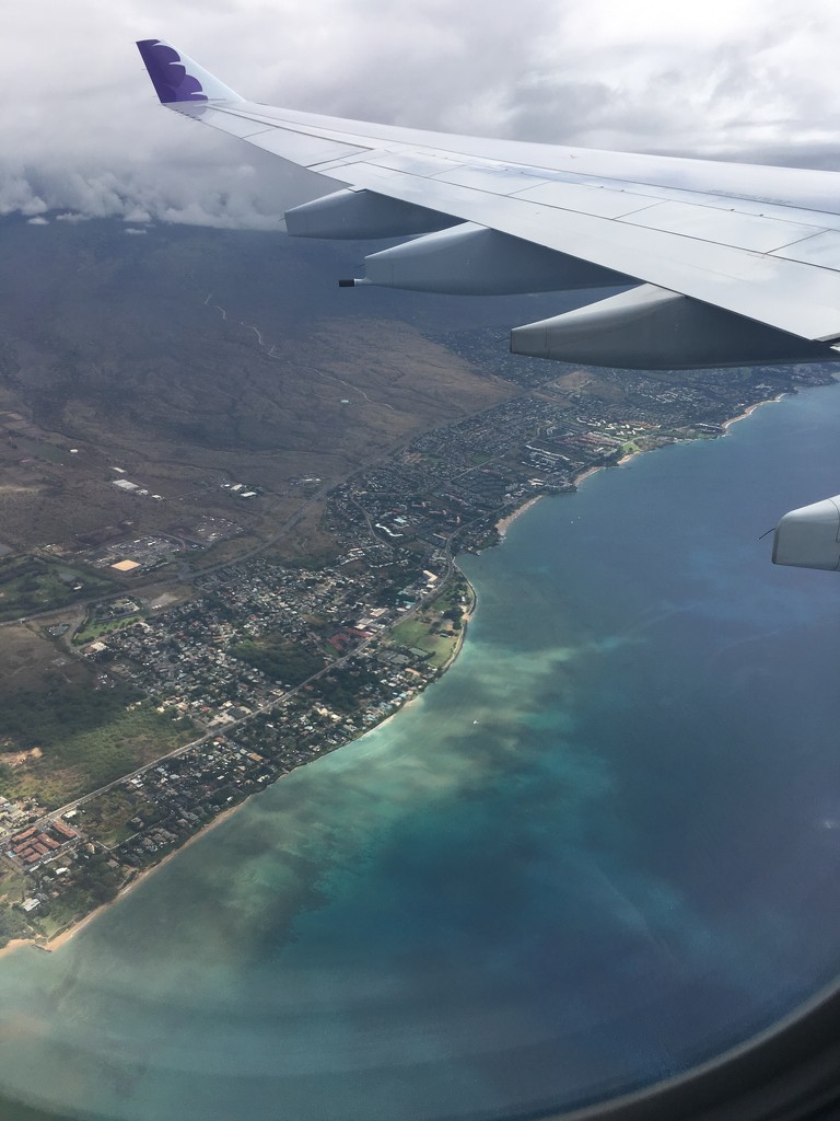 Arrival into Maui, Hawai‘i  by clay88