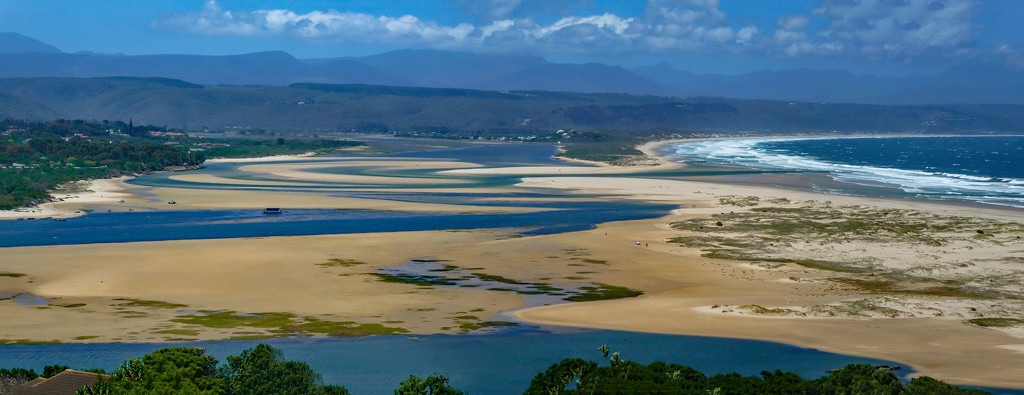 Lookout beach and lagoon in Plettenberg Bay..... by ludwigsdiana