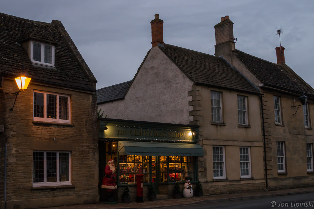 The Christmas Shop in Lechlade by jon_lip