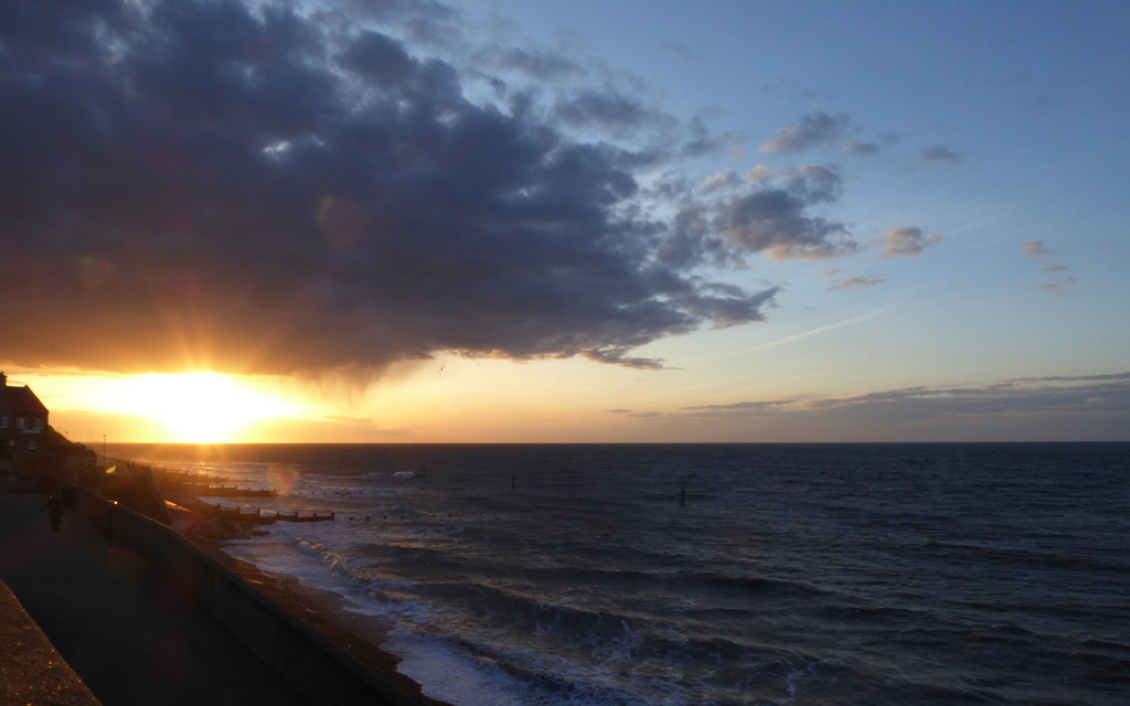 Sunset at Sheringham by shannejw