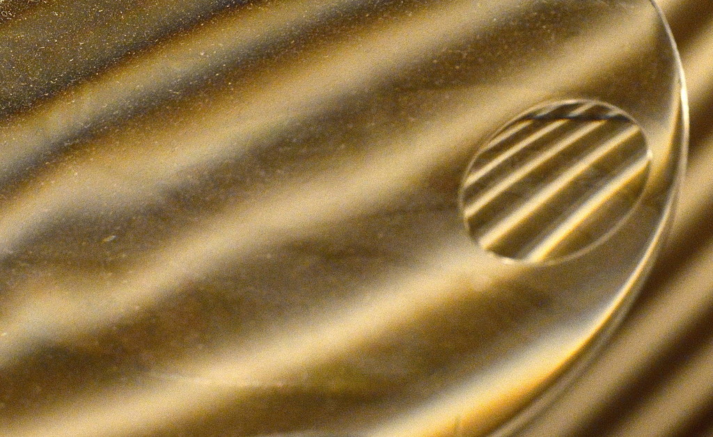 Magnifying Glass by redandwhite