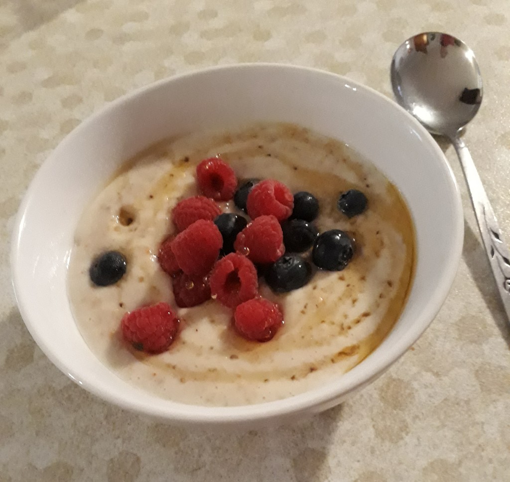 Superberry porridge start to the day by sarah19
