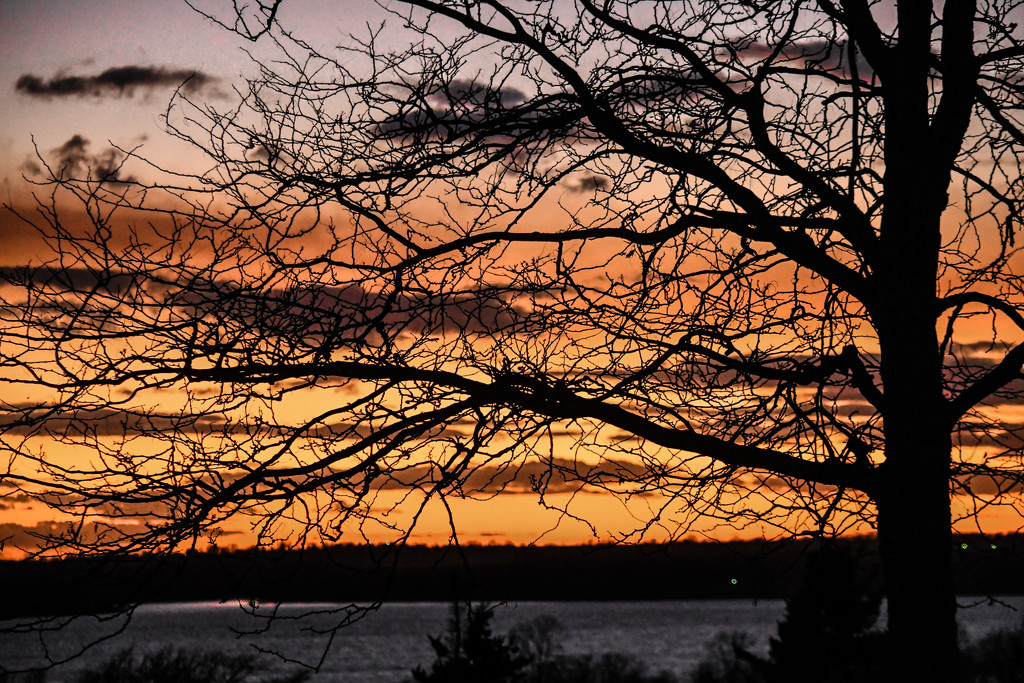 Pomona Lake Sunset  by kareenking