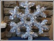 13th Dec 2017 - Silver tinsel snowflake.