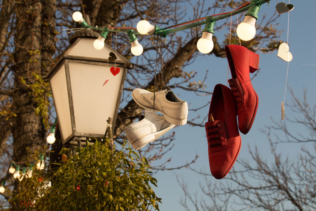 Mistletoe and shoes... by cherrymartina