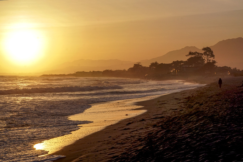 A Healthy Sunset in Carpinteria by Weezilou