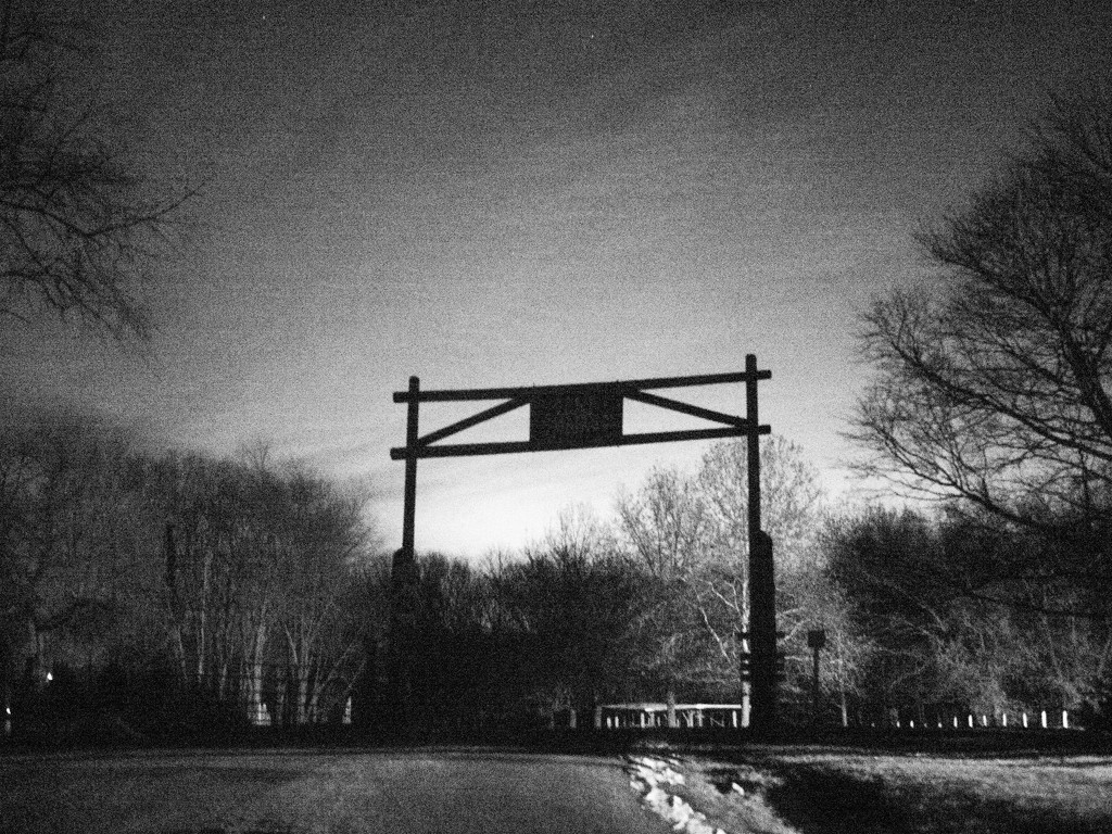 Night Gate by rminer