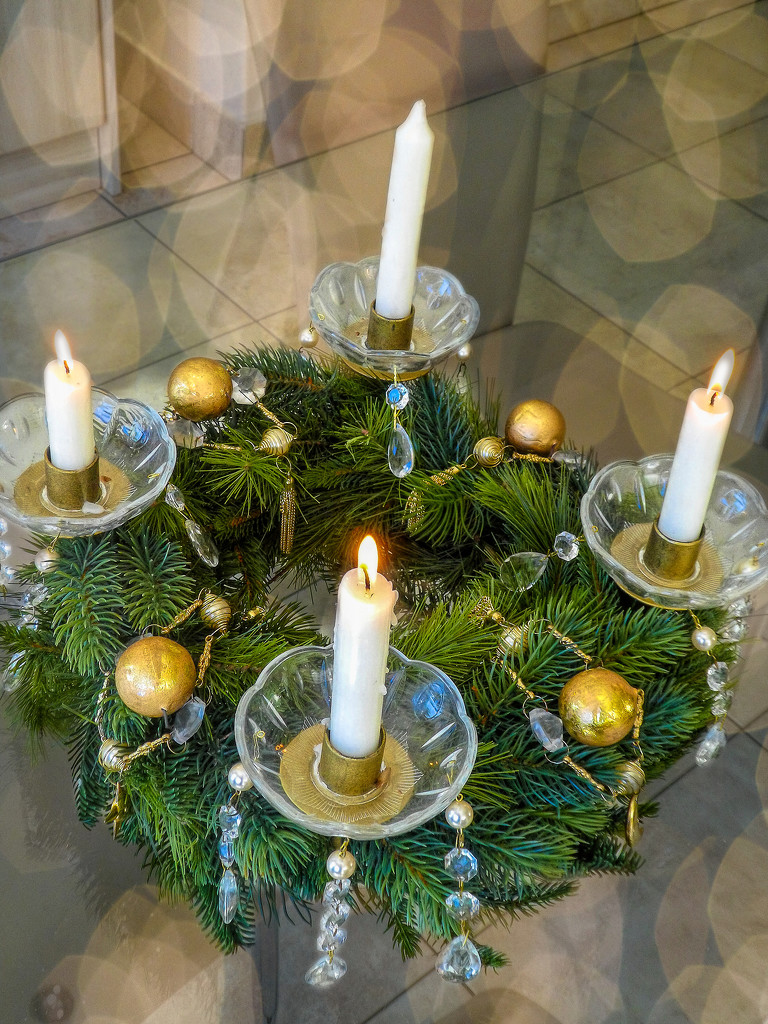 One more candle until Christmas..... by ludwigsdiana