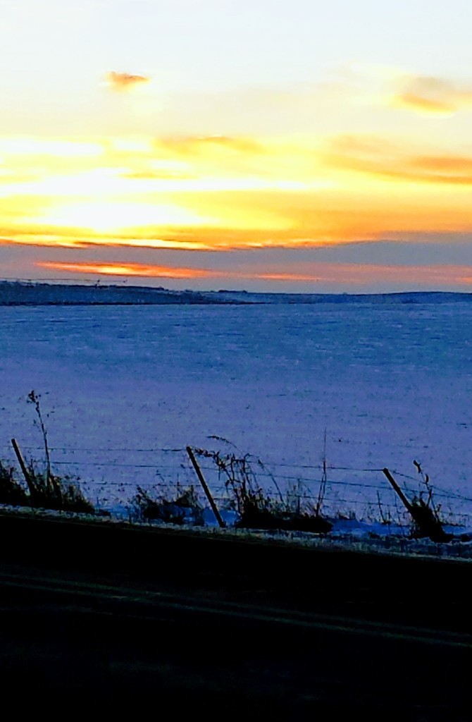 Winter sunrise by caitnessa