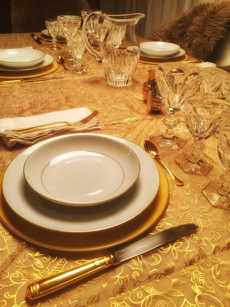 Golden table for new year’s eve.  by cocobella