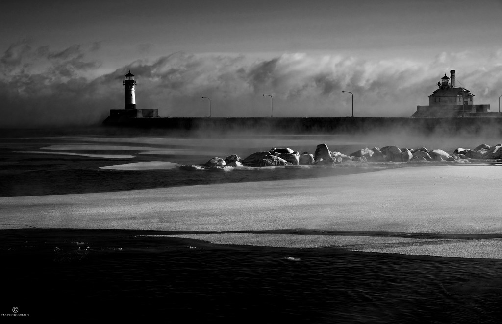 Harbor Entrance by tosee