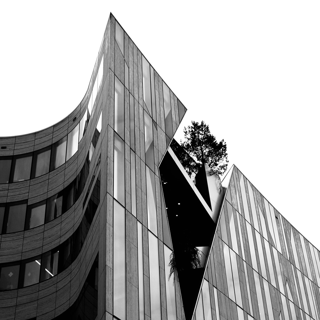 Düsseldorf building by vincent24