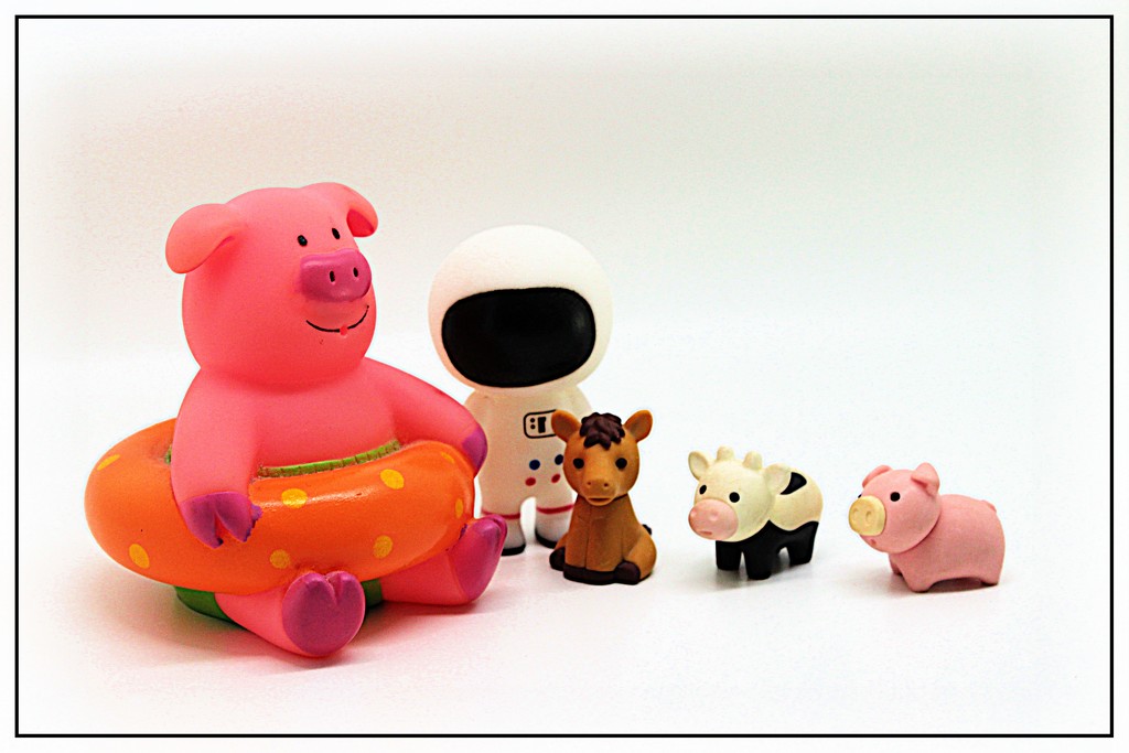 Piggy and the Critters Make a New Friend by olivetreeann