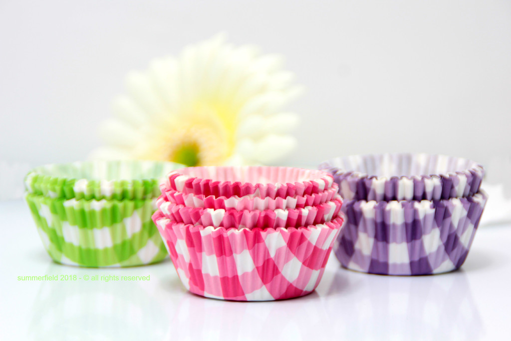 gingham cupcake cases by summerfield