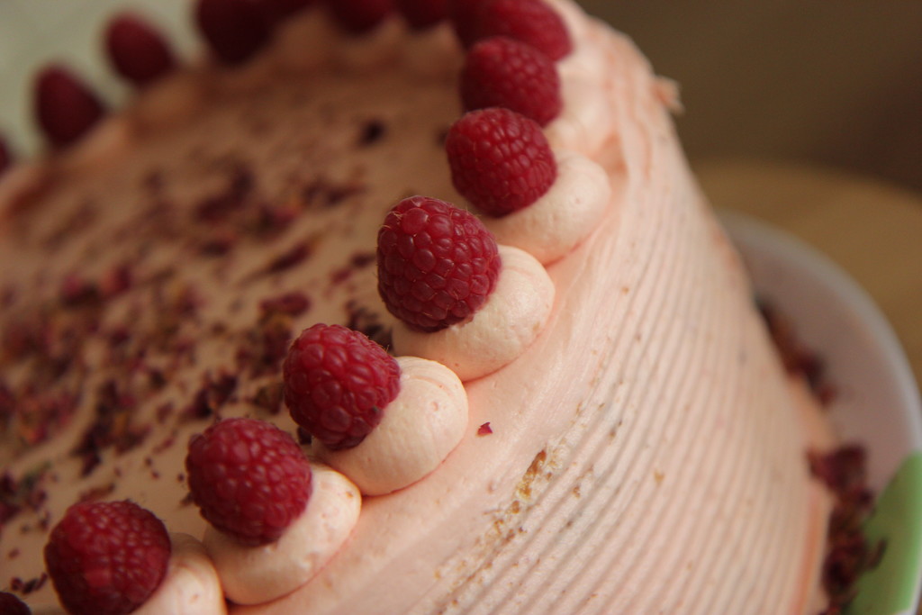 Rose & Raspberry Cake by cookingkaren