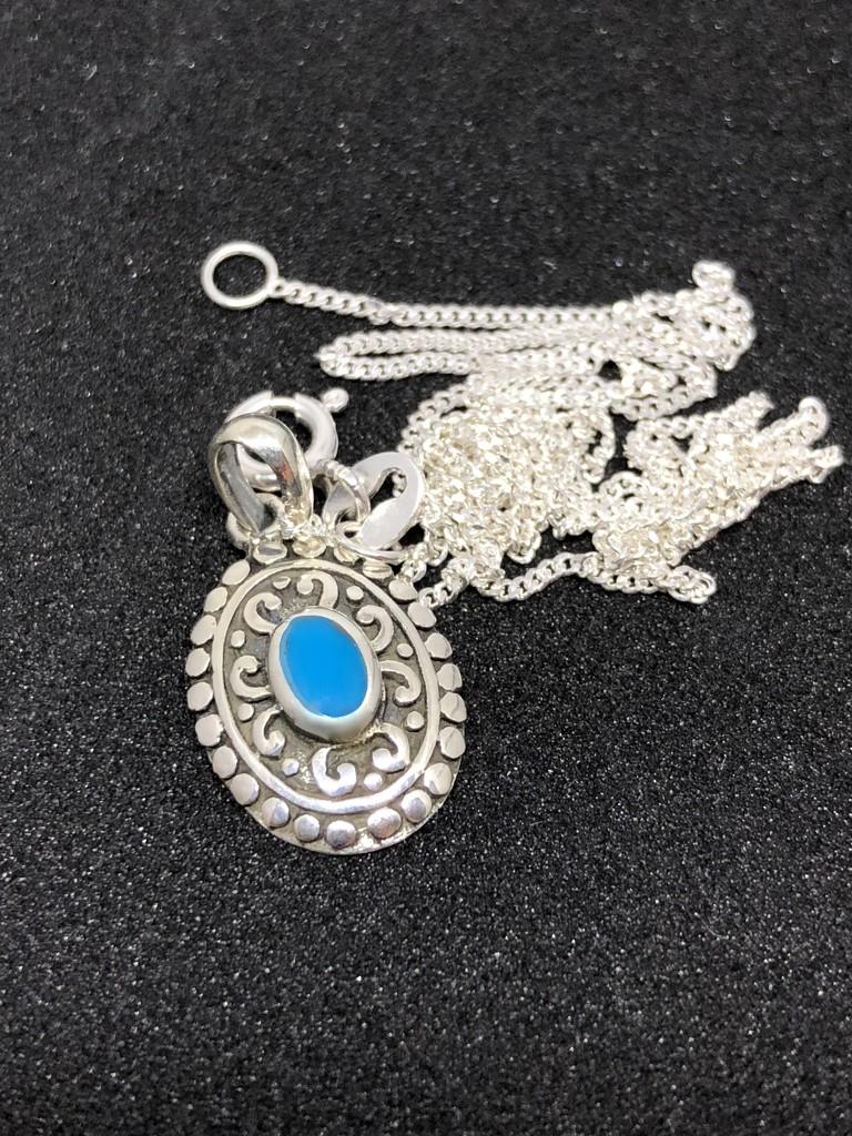 Necklace by kjarn