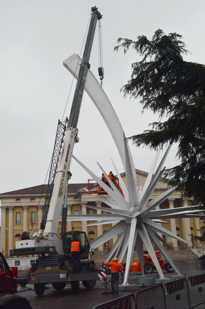 The star is being dismantled by caterina