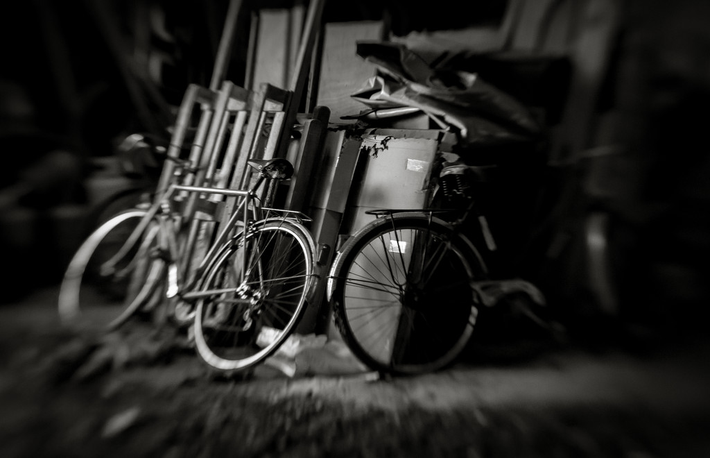 Paimpont 2018: Day 16 - Lensbaby Barn Bikes by vignouse