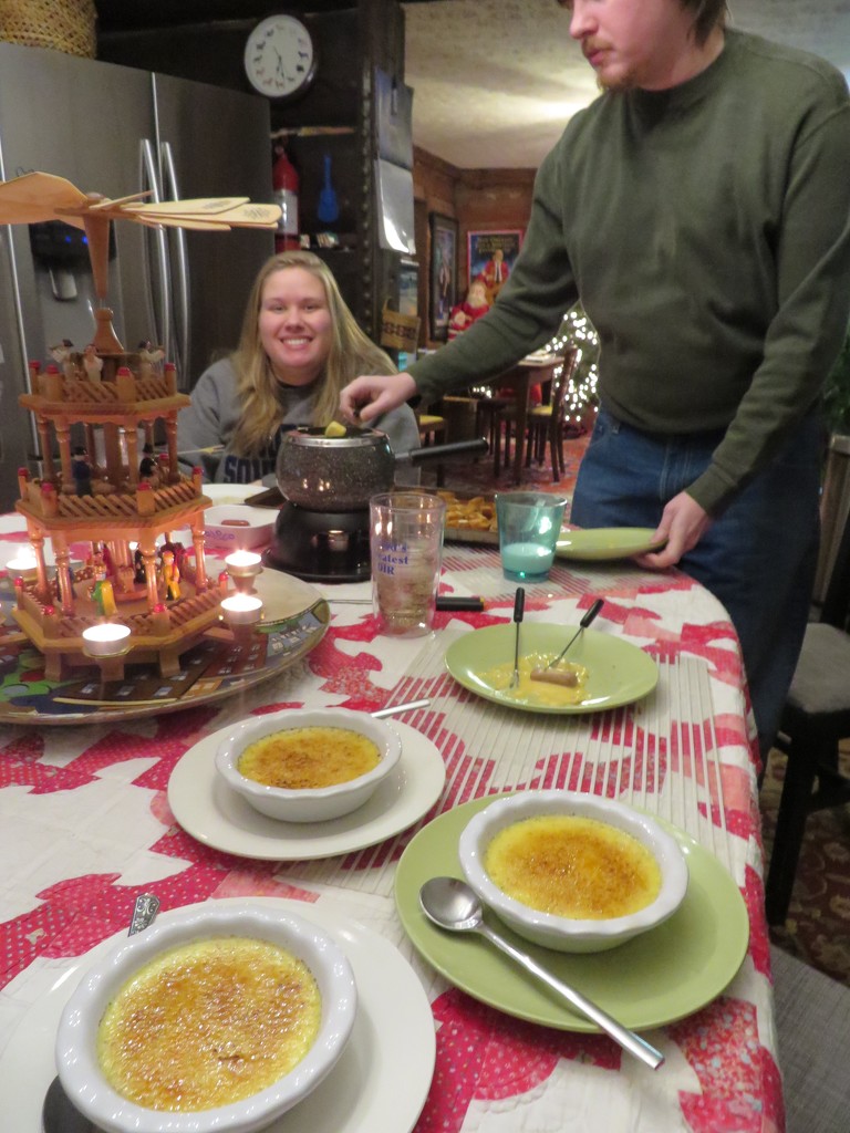 New Year's Eve fondue by margonaut