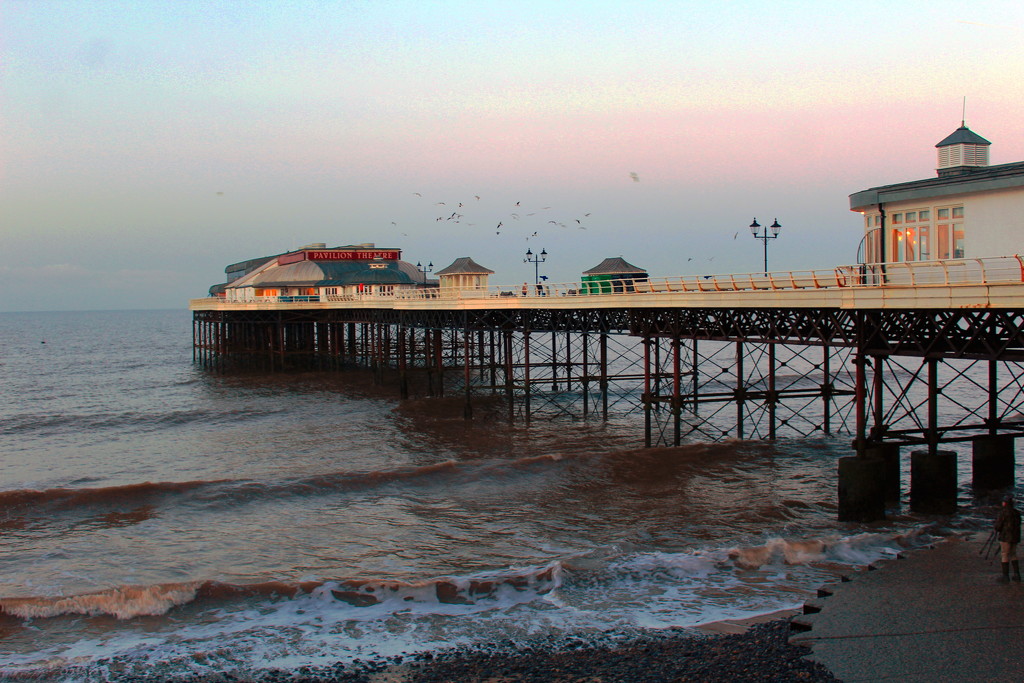 Cromer Pier at dusk by jeff
