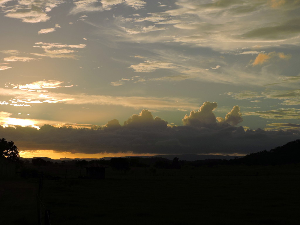 Cloudy Summer Sunset by ubobohobo