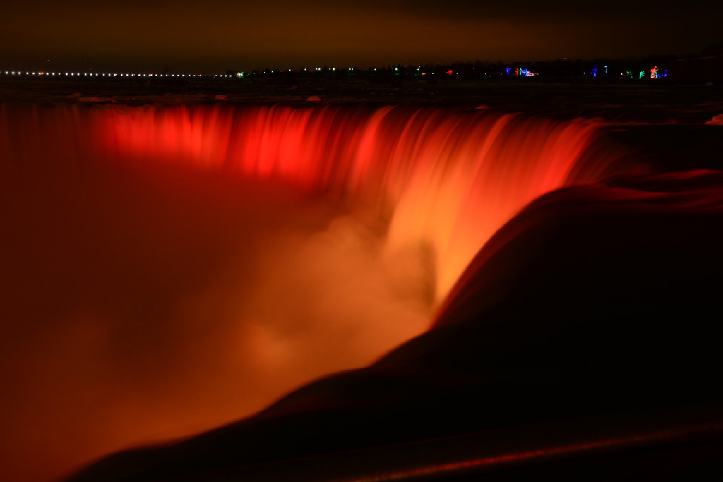 Niagara Falls Red by jayberg