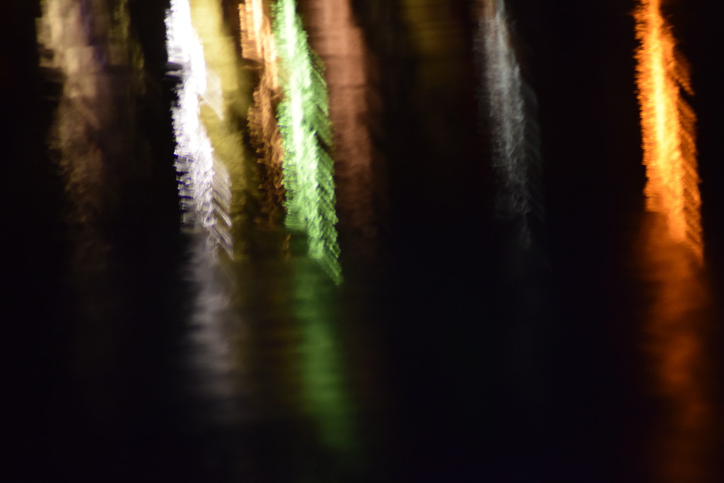 Shimmering lights. by sandlily