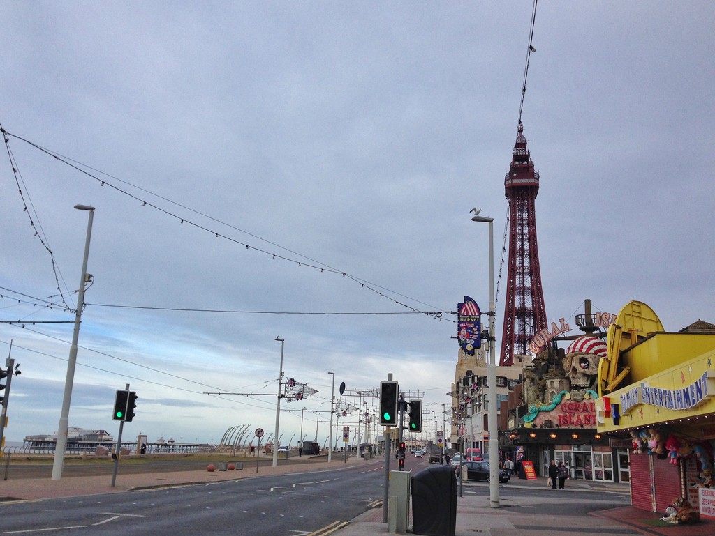 Facing north... Blackpool promenade by happypat