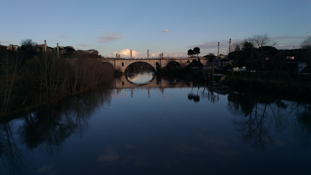 The Tiber river by frappa77