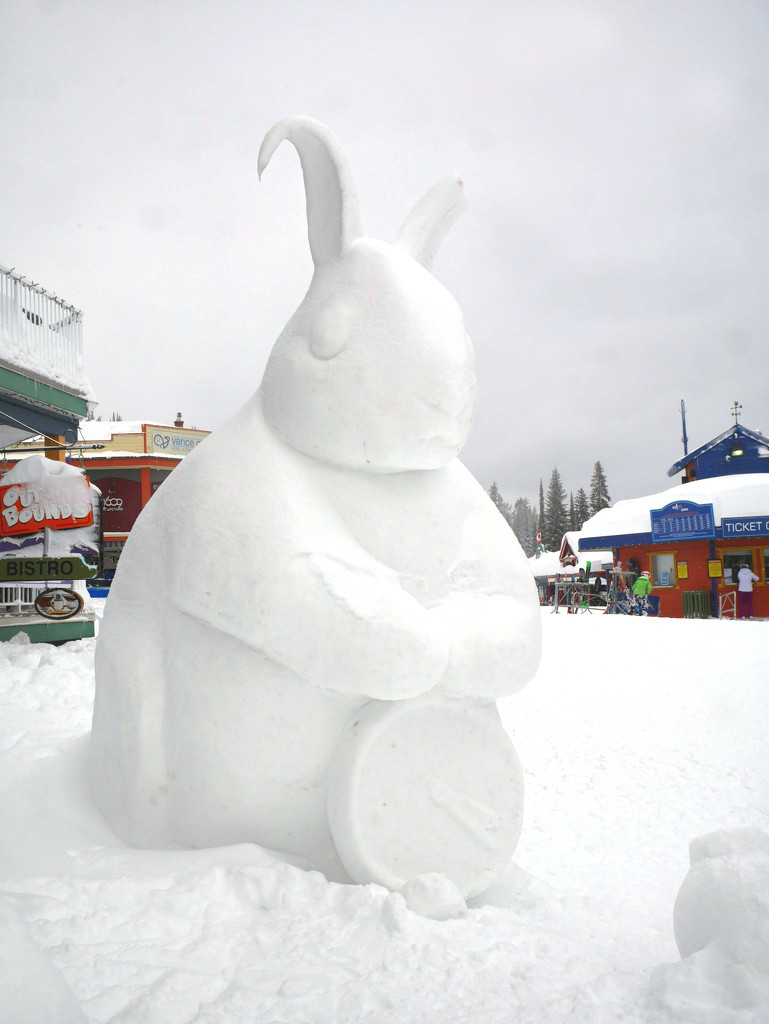 Rabbit Snow Sculture  by gq